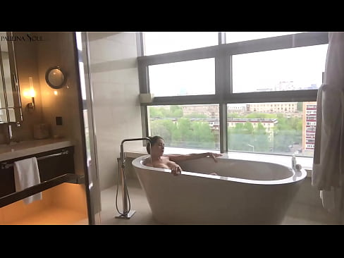 ❤️ Enorm babe som passionerat runkar av sin fitta i badrummet ️❌ Fuckvideo at us ❤