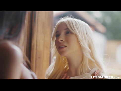 ❤️ Tjejen kommer hem några månader senare och slutar med att äta sin styvmors fitta. ️❌ Fuckvideo at us ❤